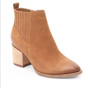 Blondo Waterproof Noa Ankle Bootie